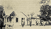 Елисаветградское кавалерийское юнкерское училище. `Уголок лагеря: часовой у штандарта и караульное помещение — увеличить