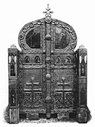 Царские врата иконостаса `верхней церкви храма Спаса-на-Водах — увеличить