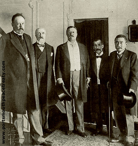Участники переговоров о мире между Россией и Японией `на борту корабля «Mayflower». США, Портсмут, 1905 г.