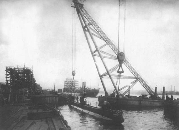 Подлодка «Минога» после аварии. `24 марта 1913 г., Либава.