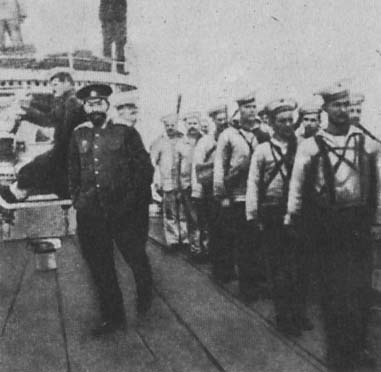 Капитан 2 ранга П. Трубецкой на палубе миноносца. `Черноморский флот 1916 г.